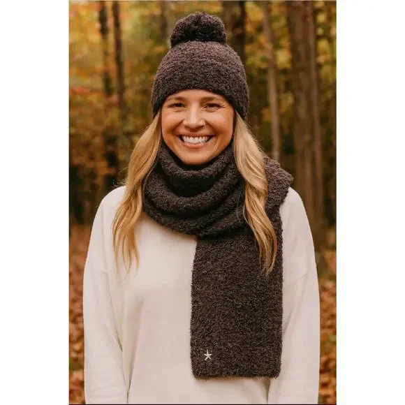 Barefoot Dreams Cozy chic Pom-Pom Beanie & Scarf Set Espresso Cocoa Brown NWT - Picture 1 of 2